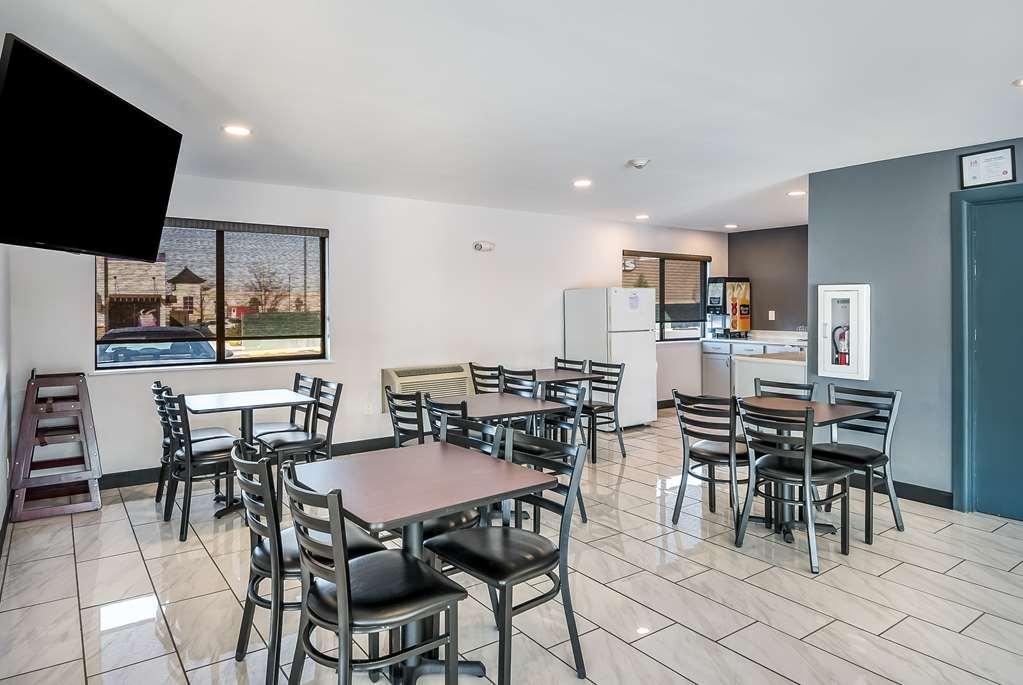 Americas Best Value Inn East Peoria Étterem fotó