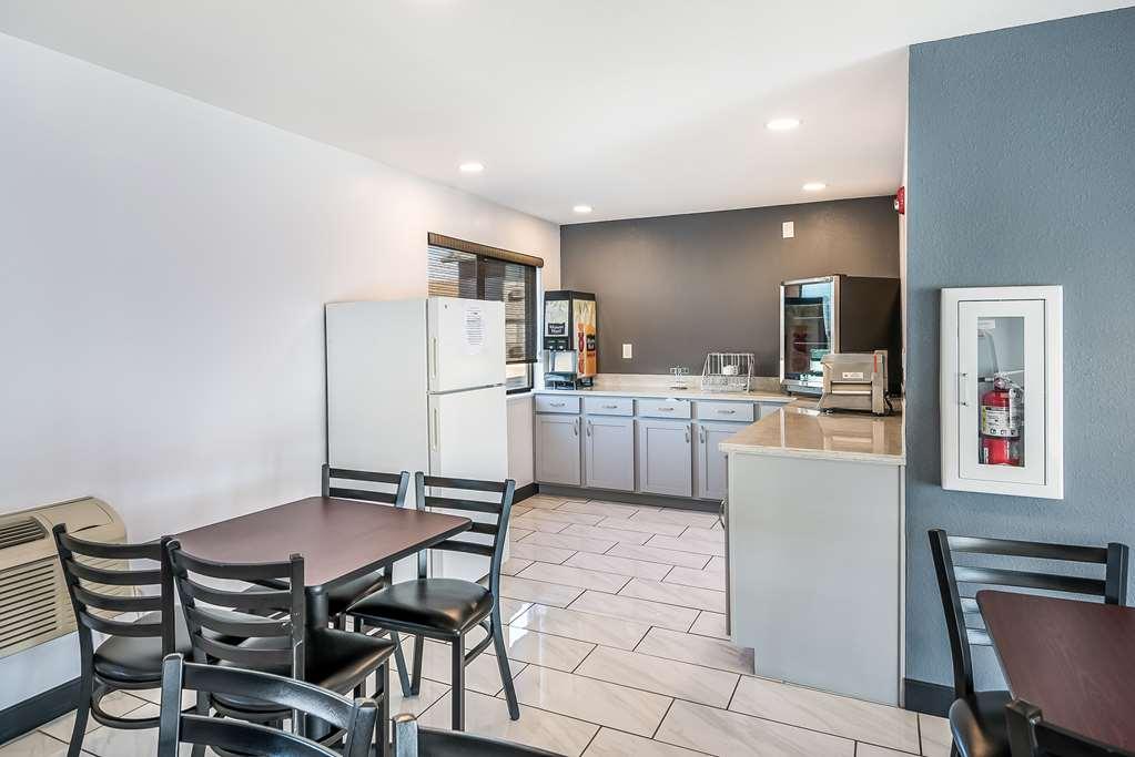 Americas Best Value Inn East Peoria Étterem fotó