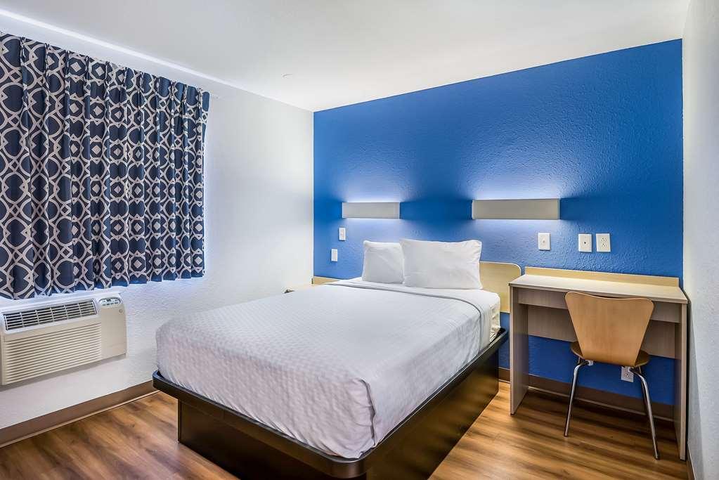 Americas Best Value Inn East Peoria Szoba fotó