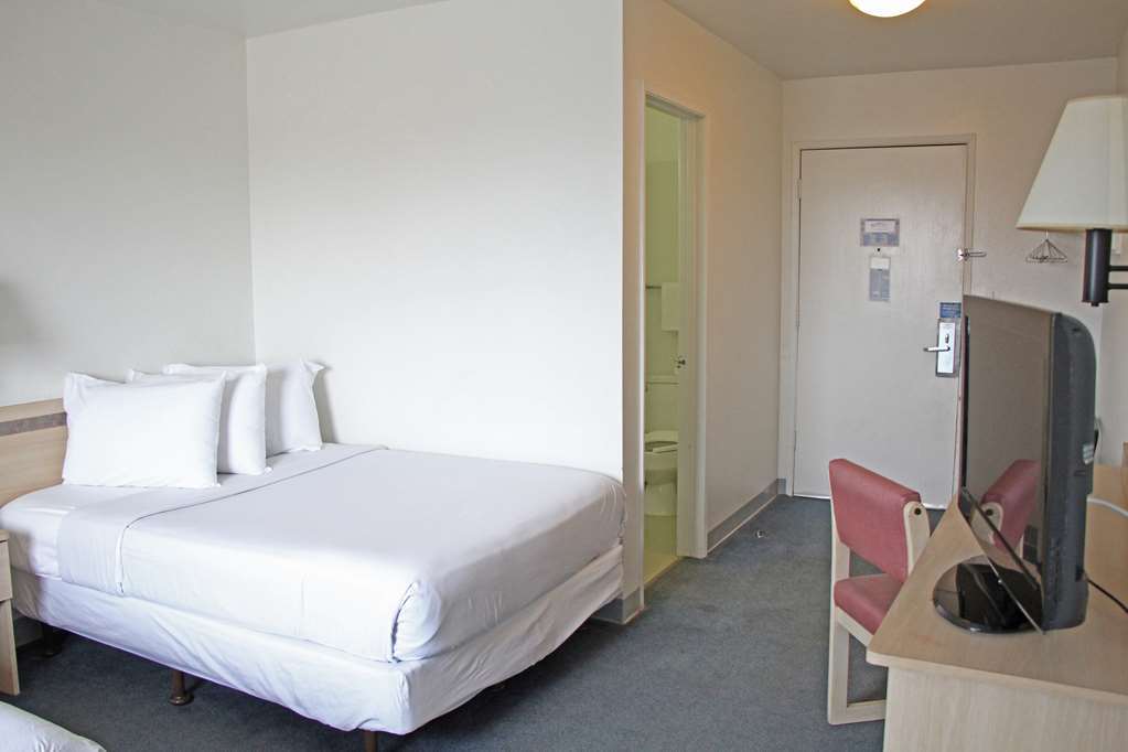 Americas Best Value Inn East Peoria Szoba fotó