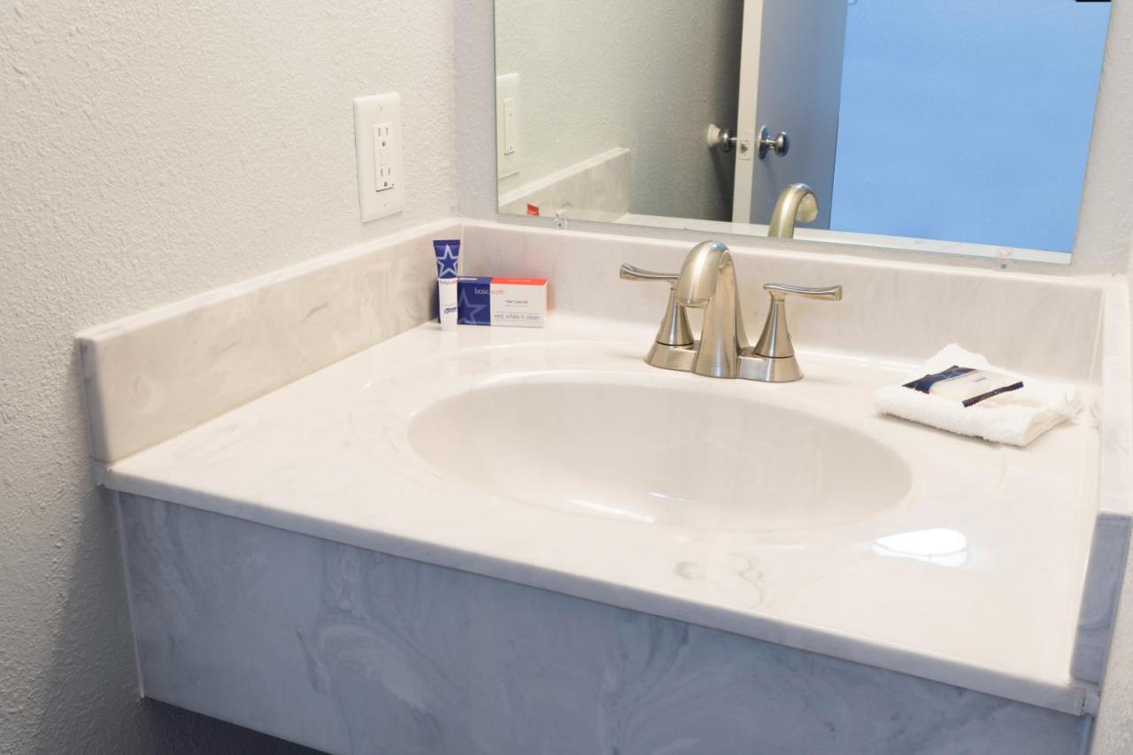Americas Best Value Inn East Peoria Kültér fotó